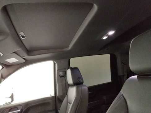 Used 2023 GMC Sierra 2500 SLT w/ SLT Premium Package image 29