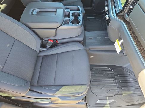 New 2026 GMC Sierra 1500 SLE image 10