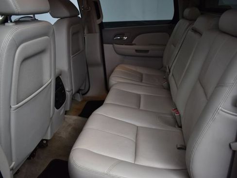Used 2009 Chevrolet Avalanche LT w/ Suspension Package, Off-Road AWD/4WD image 20