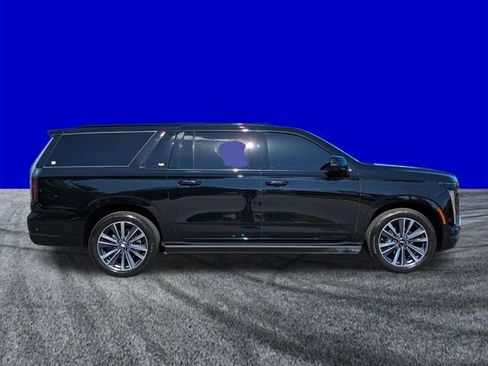 Used 2025 Cadillac Escalade ESV Sport w/ Touring Package AWD/4WD image 3