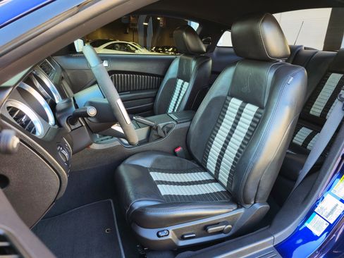 Used 2010 Ford Mustang Shelby GT500 image 17