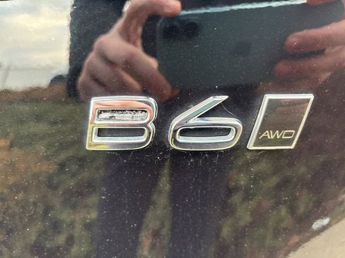 Certified 2023 Volvo XC90 B6 Plus image 8