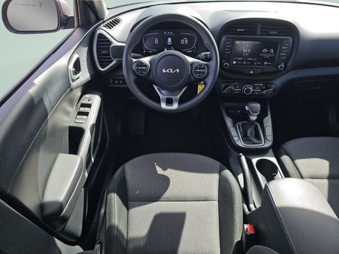 Used 2023 Kia Soul LX w/ Option Group 015 FWD image 4