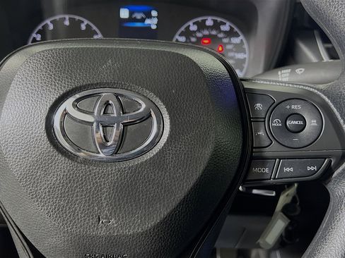 Used 2025 Toyota Corolla LE image 19
