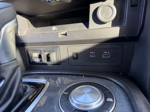 Used 2021 Nissan Armada SV w/ SV Appearance Package image 18