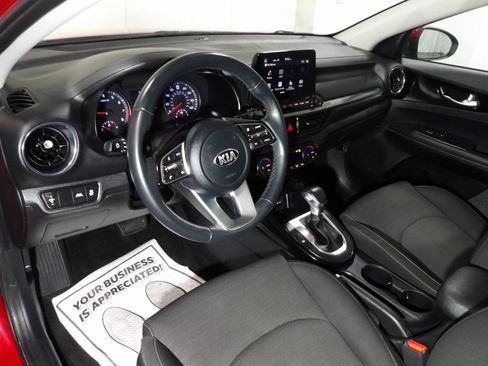 Used 2019 Kia Forte S w/ S Premium Package FWD image 9