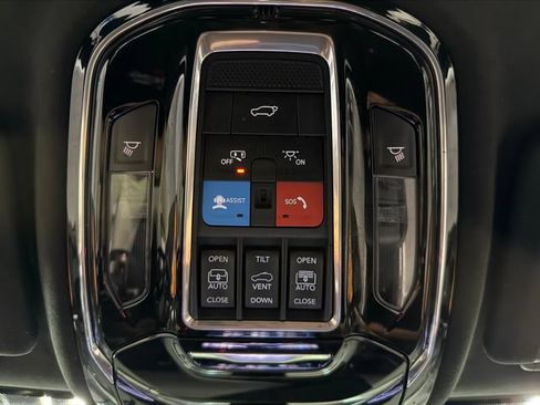 Used 2024 Jeep Grand Cherokee L Summit AWD/4WD image 25