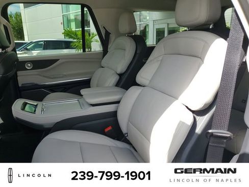 New 2025 Lincoln Navigator Reserve image 20