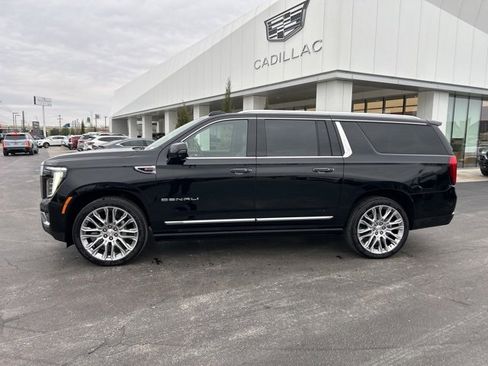 Used 2025 GMC Yukon XL Denali w/ Sun & Power Step Package image 1