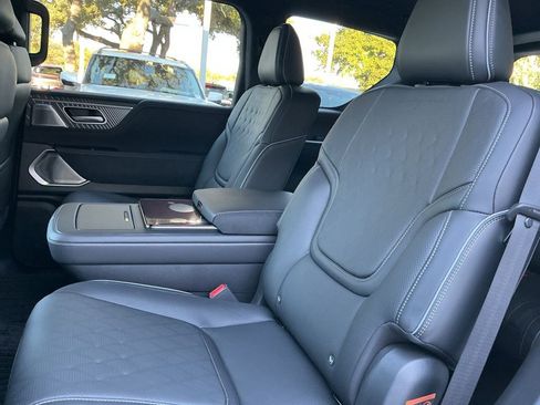 Used 2026 INFINITI QX80 Autograph AWD/4WD image 26