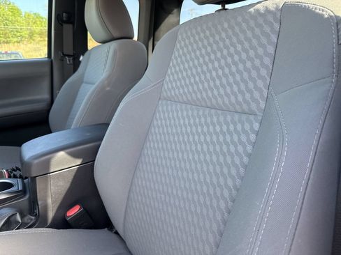 Used 2022 Toyota Tacoma SR AWD/4WD image 8