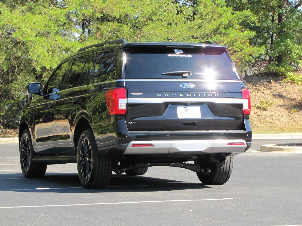 Used 2024 Ford Expedition XLT RWD image 11