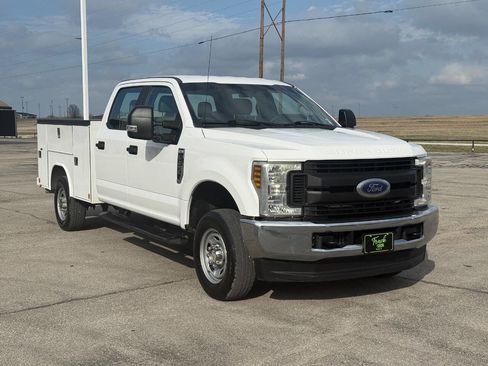 Used 2019 Ford F250 XL w/ Power Equipment Group image 3