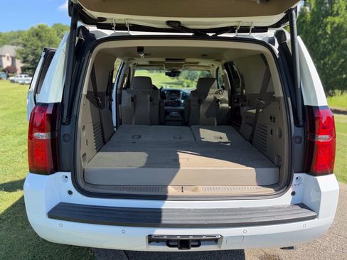 Used 2018 Chevrolet Tahoe LT w/ LT Signature Package RWD image 13