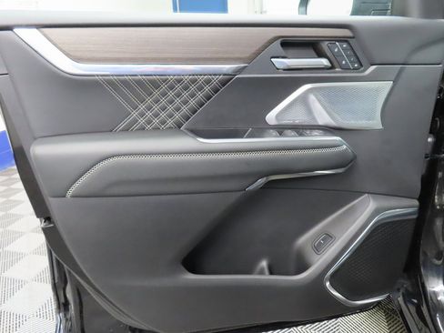 Used 2024 GMC Acadia Denali image 67