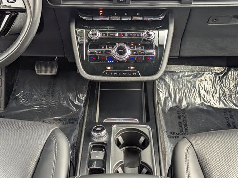 Used 2022 Lincoln Corsair Reserve w/ Elements Package image 12