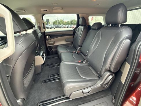 Used 2026 Kia Carnival FWD image 24
