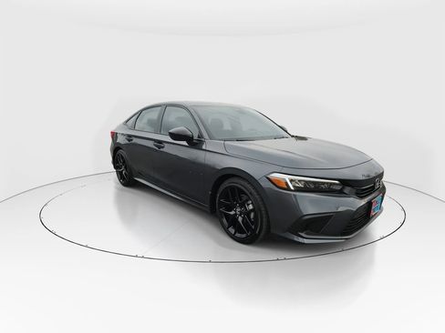 Used 2024 Honda Civic Sport image 2