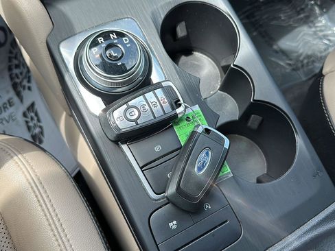 Used 2021 Ford Escape SEL image 22