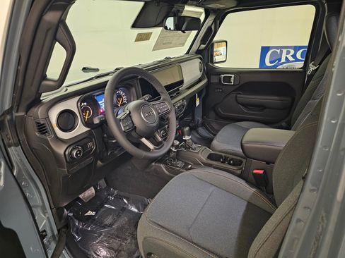 New 2026 Jeep Gladiator Sport image 11