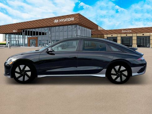 New 2025 Hyundai Ioniq 6 SE RWD image 3