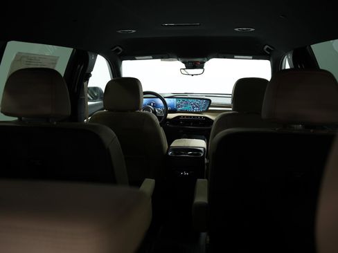 New 2026 Buick Enclave Preferred w/ Power Package image 12