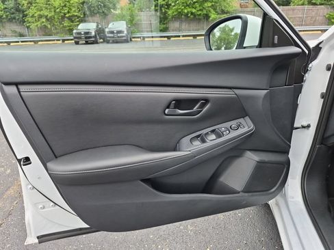 Used 2025 Nissan Sentra S FWD image 12