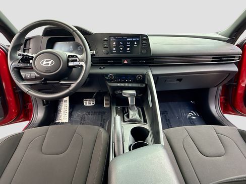 Certified 2025 Hyundai Elantra Sport FWD image 3