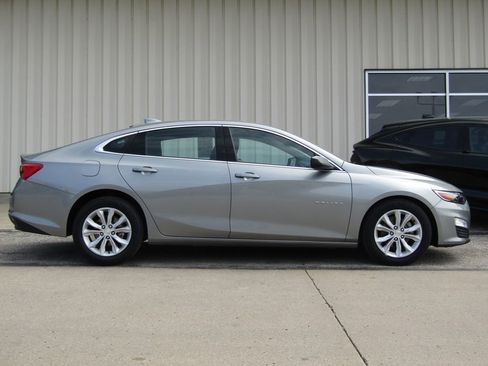 Used 2023 Chevrolet Malibu LT image 2