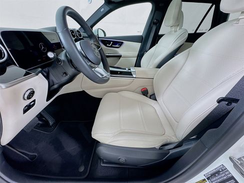 Certified 2025 Mercedes-Benz GLC 300 image 21