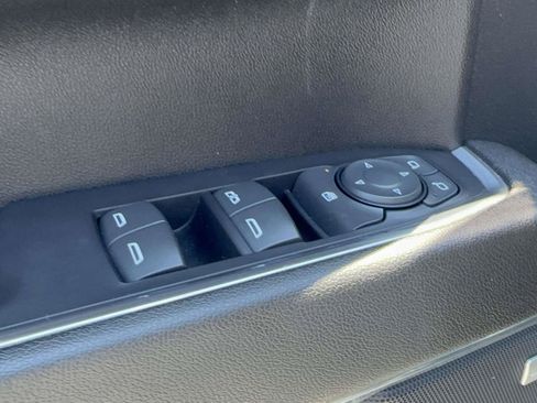 Used 2023 Chevrolet Silverado 1500 LT Trail Boss w/ LT Trail Boss Premium Package AWD/4WD image 29