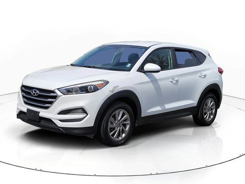 Used 2018 Hyundai Tucson SE image 2