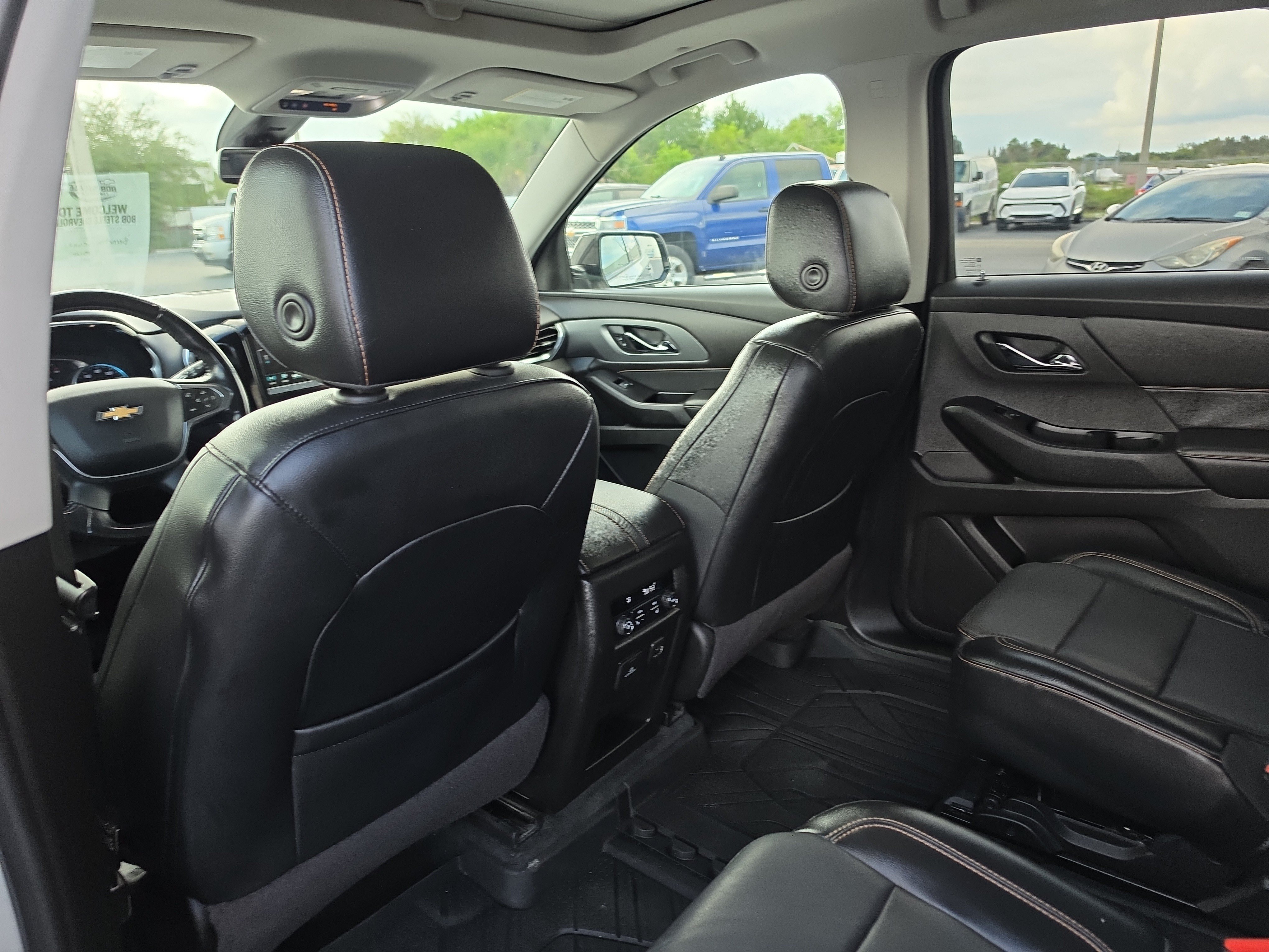 Certified 2019 Chevrolet Traverse Premier w/ Redline Edition AWD/4WD image 12