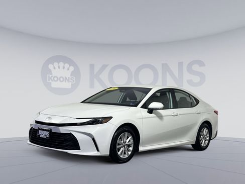 Used 2025 Toyota Camry LE FWD image 1