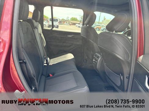 Used 2024 Jeep Grand Cherokee Laredo X w/ Luxury Tech Group I AWD/4WD image 23