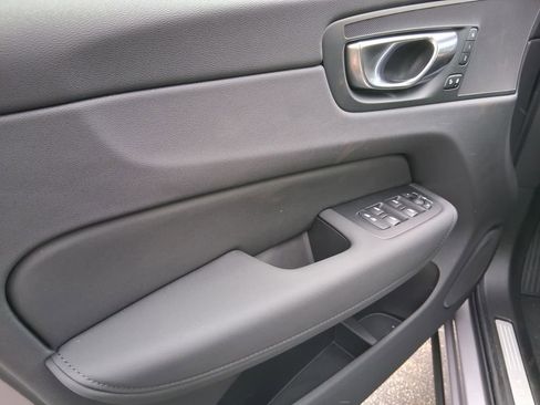 New 2026 Volvo XC60 B5 Plus w/ Protection Package Premier AWD/4WD image 9