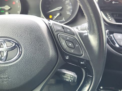 Used 2019 Toyota C-HR Limited image 28
