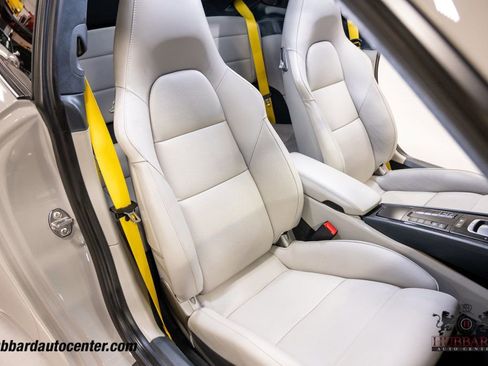 Used 2018 Porsche 911 image 28