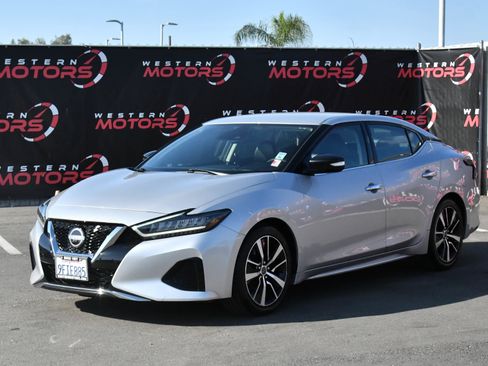 Used 2023 Nissan Maxima SV w/ Floor Mat Group FWD image 3