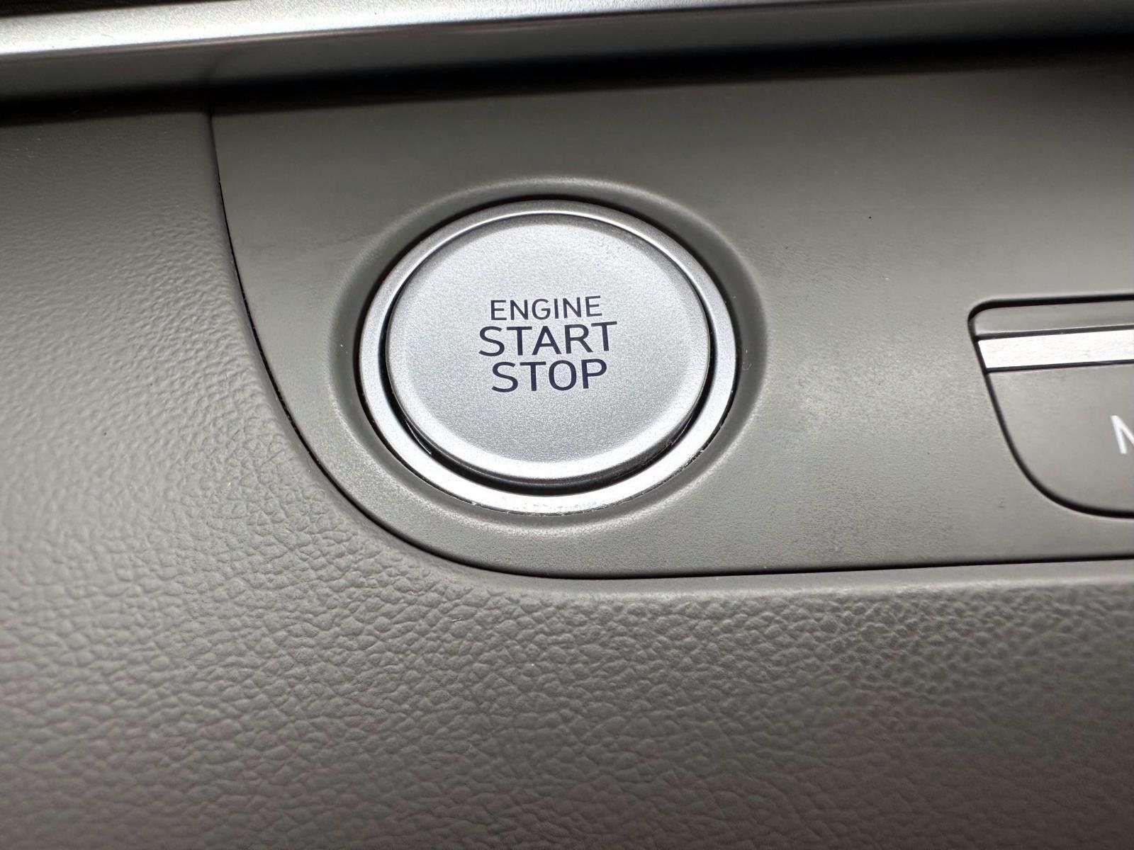 Used 2023 Hyundai Elantra SEL w/ Convenience Package FWD image 21