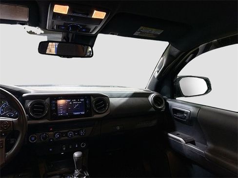 Used 2019 Toyota Tacoma TRD Off-Road image 23