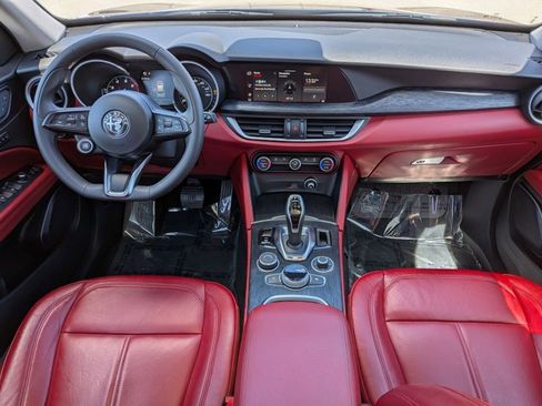 Used 2020 Alfa Romeo Stelvio Sprint w/ Nero Edizione image 18