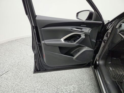 Used 2025 Audi Q5 Premium Plus w/ Premium Plus AWD/4WD image 14