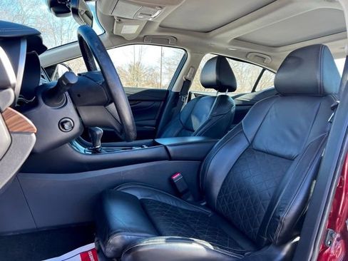 Used 2018 Nissan Maxima Platinum image 11