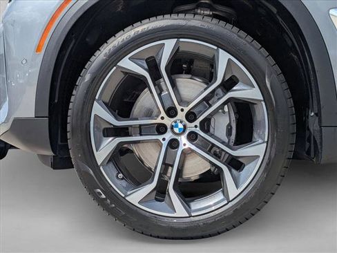 Used 2026 BMW X5 sDrive40i image 11
