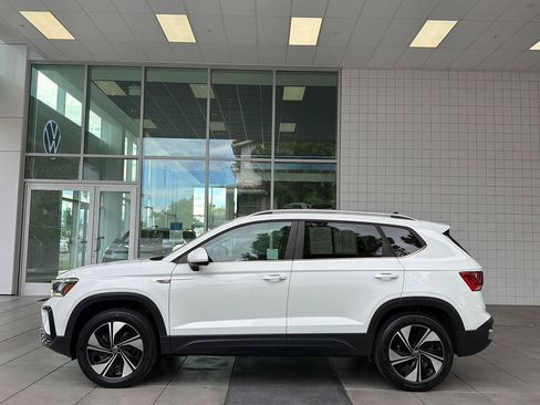 Certified 2023 Volkswagen Taos SE AWD/4WD image 2