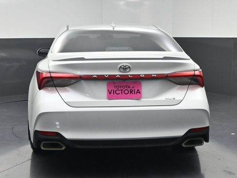 Used 2022 Toyota Avalon XLE w/ Moonroof Package FWD image 15