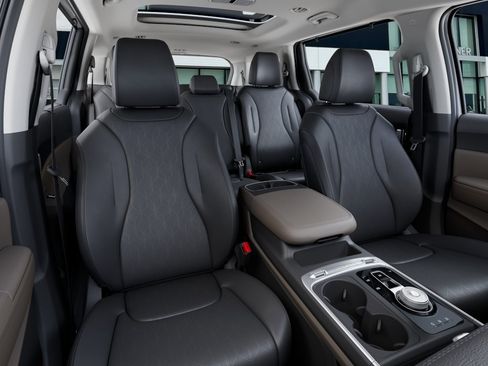 New 2026 Kia Carnival Hybrid FWD image 16