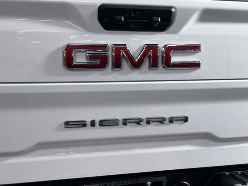 Used 2024 GMC Sierra 2500 AT4 w/ AT4 Premium Plus Package image 11
