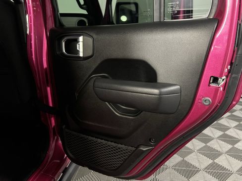 Used 2024 Jeep Gladiator Sport image 31